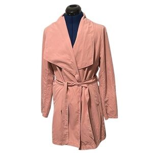 Love Tree Wrap Pink Trench Coat (no buttons) w/ Strap to close. 2 Pockets | Sz L